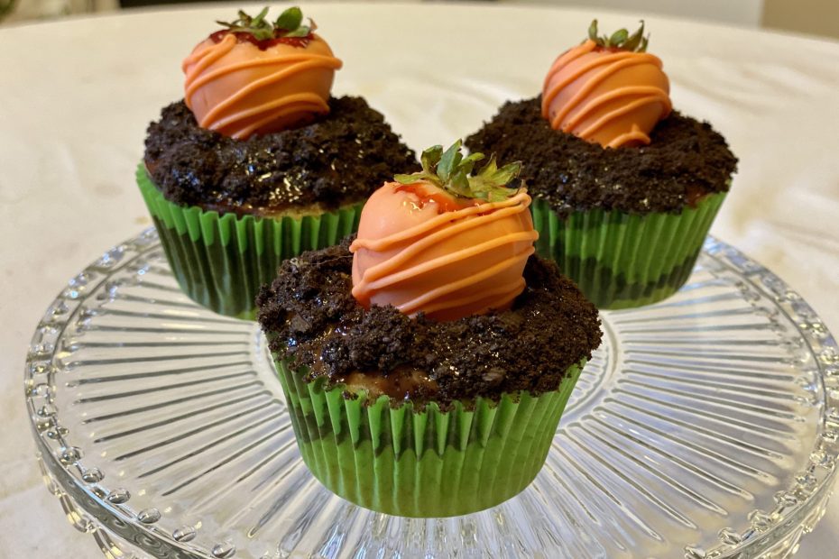 Tiny Chefs - Carrot Patch Cupcakes